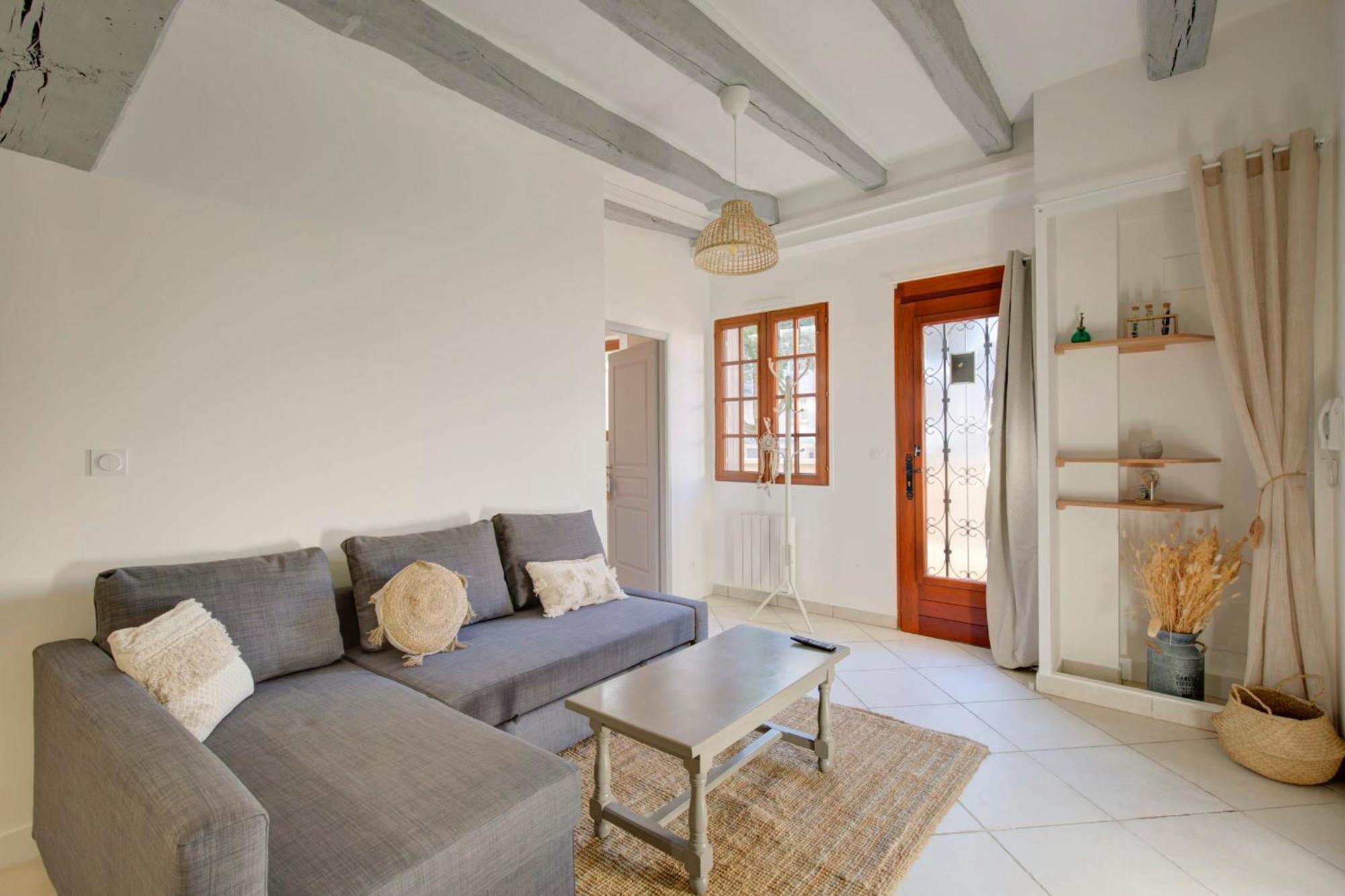 Apartment Le Chambord Beautiful Half-timbered House With Terrace